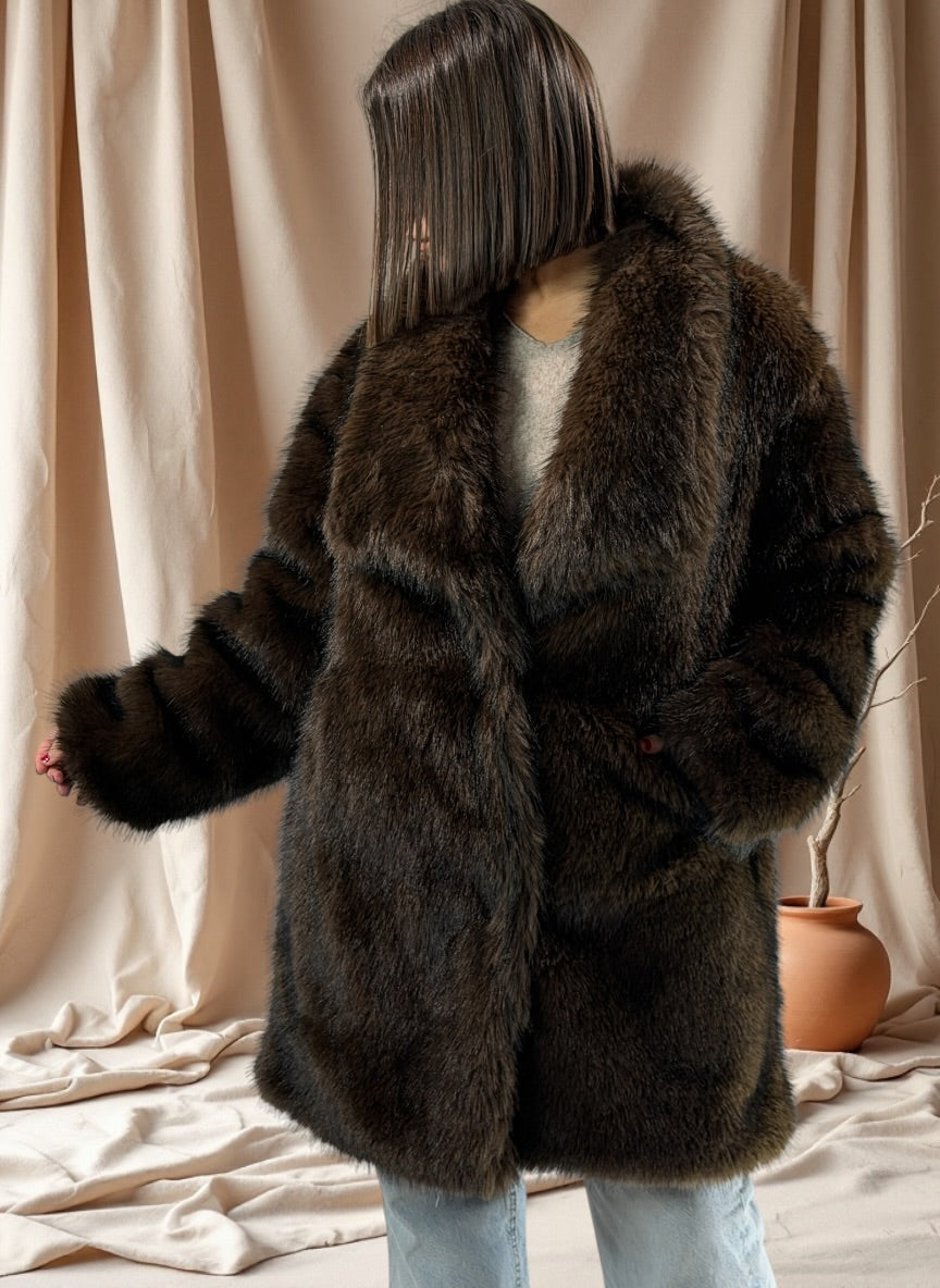 ASPEN - VESTE MARRON OVERSIZE EN FAUSSE FOURRURE JUSQU'A LA TAILLE 48