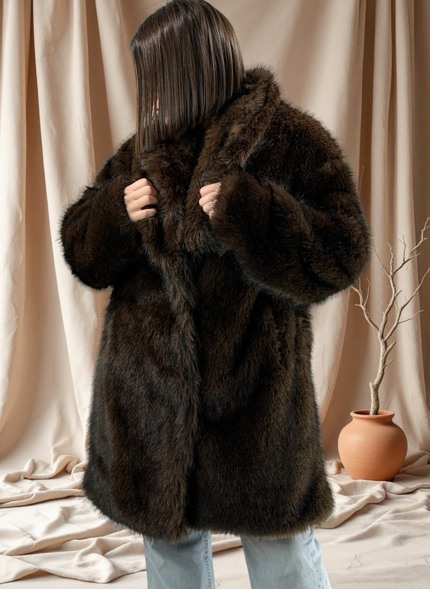ASPEN - VESTE MARRON OVERSIZE EN FAUSSE FOURRURE JUSQU'A LA TAILLE 48
