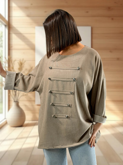 DELLA - TUNIQUE BEIGE AVEC BRANDEBOURG JUSQU'A LA TAILLE 52