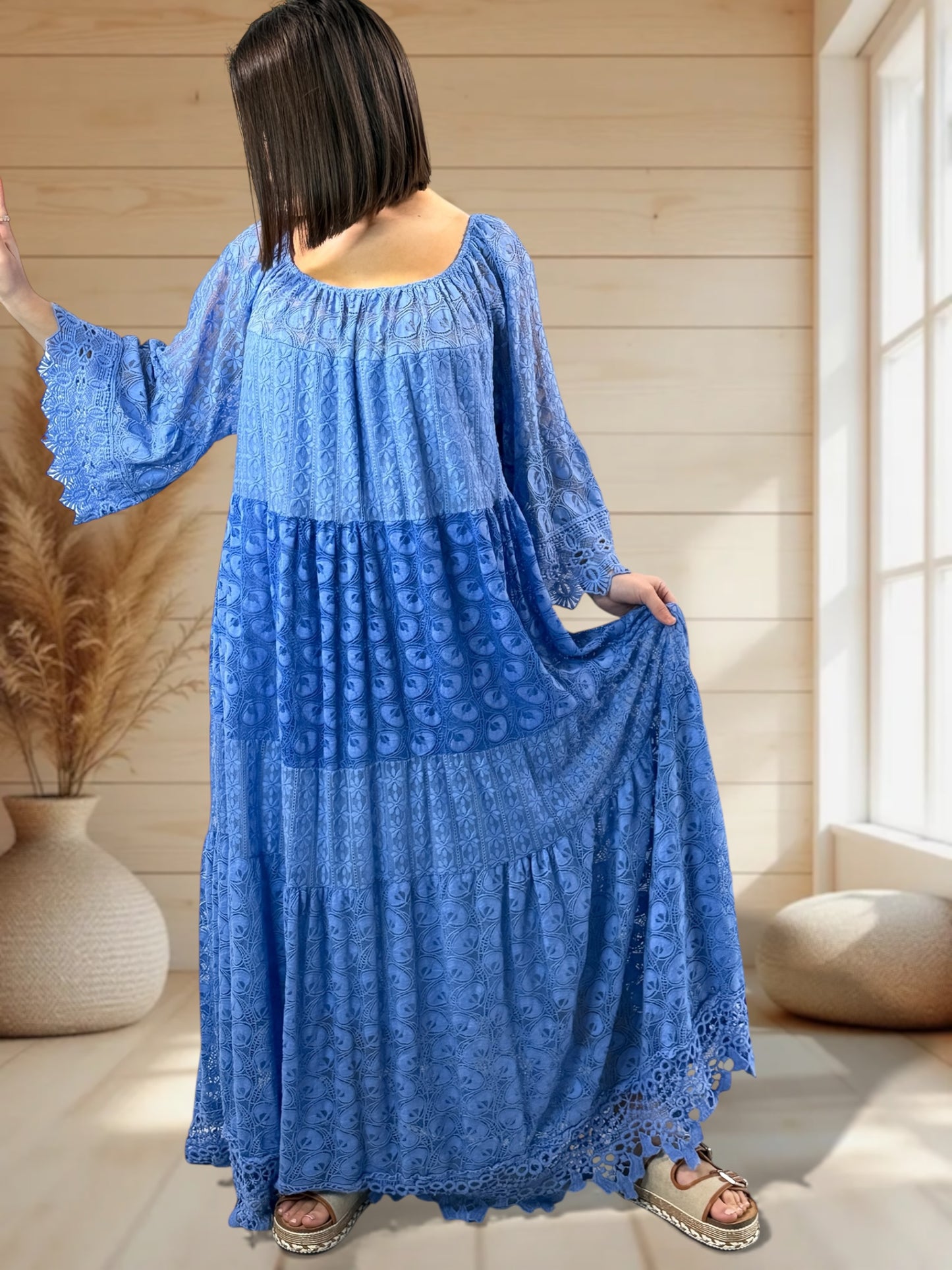 CANNES - ROBE LONGUE BLEUE EN DENTELLE JUSQU'A LA TAILLE 54/56