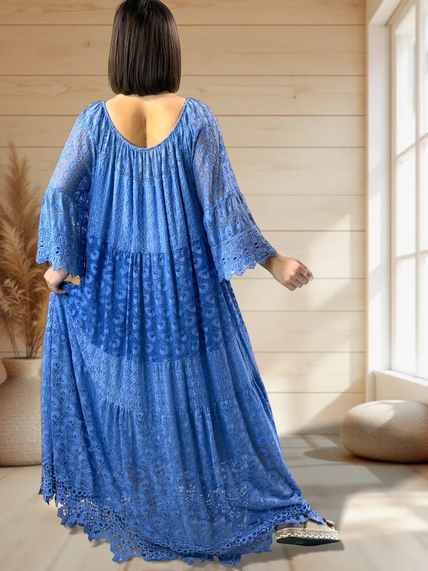 CANNES - ROBE LONGUE BLEUE EN DENTELLE JUSQU'A LA TAILLE 54/56