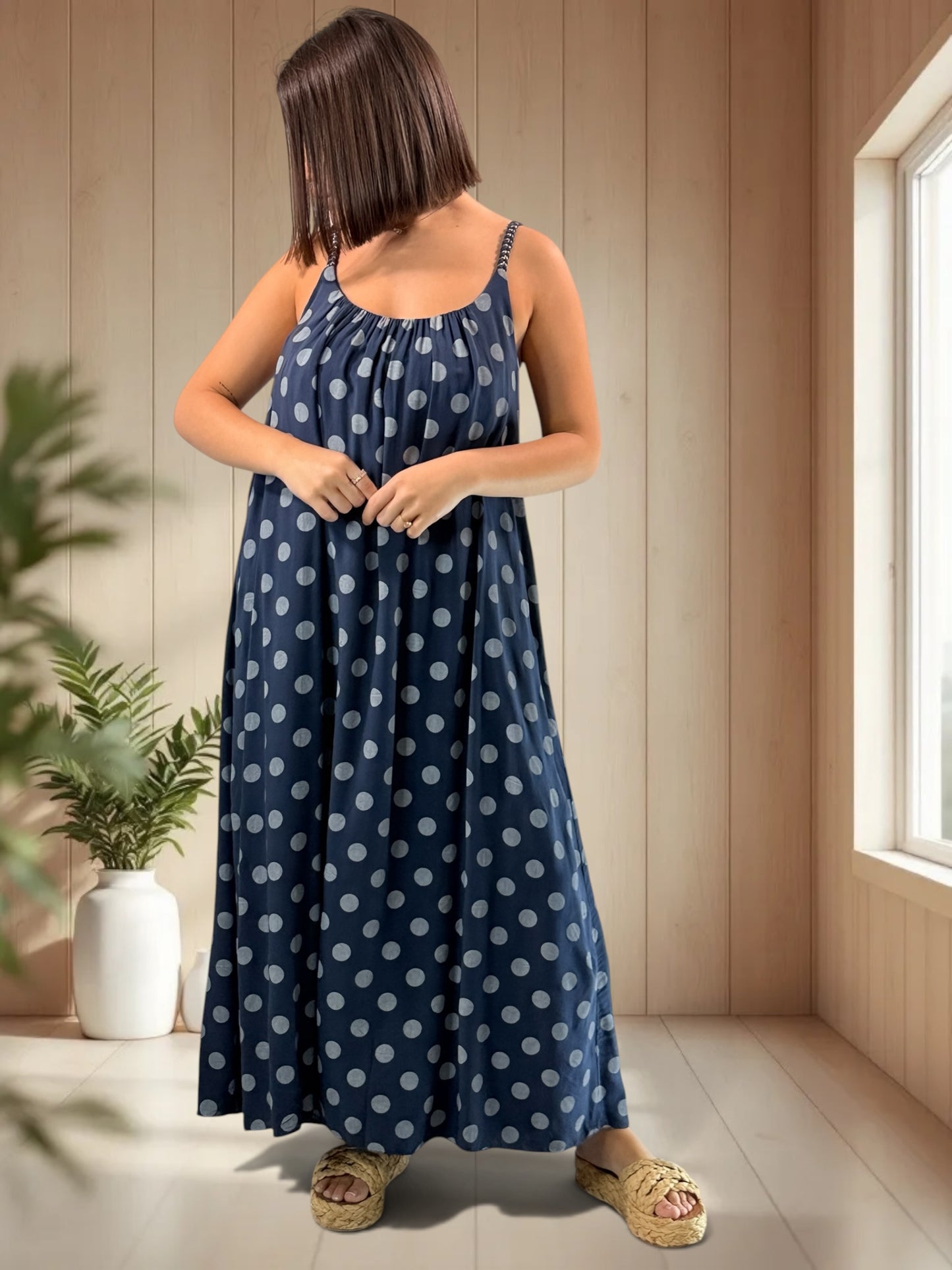 CLAUDIE - ROBE LONGUE MARINE A POIS JUSQU'A LA TAILLE 52