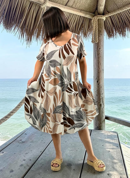 FLAURIANE - ROBE BEIGE A MOTIF FLORAL JUSQU'A LA TAILLE 50/52