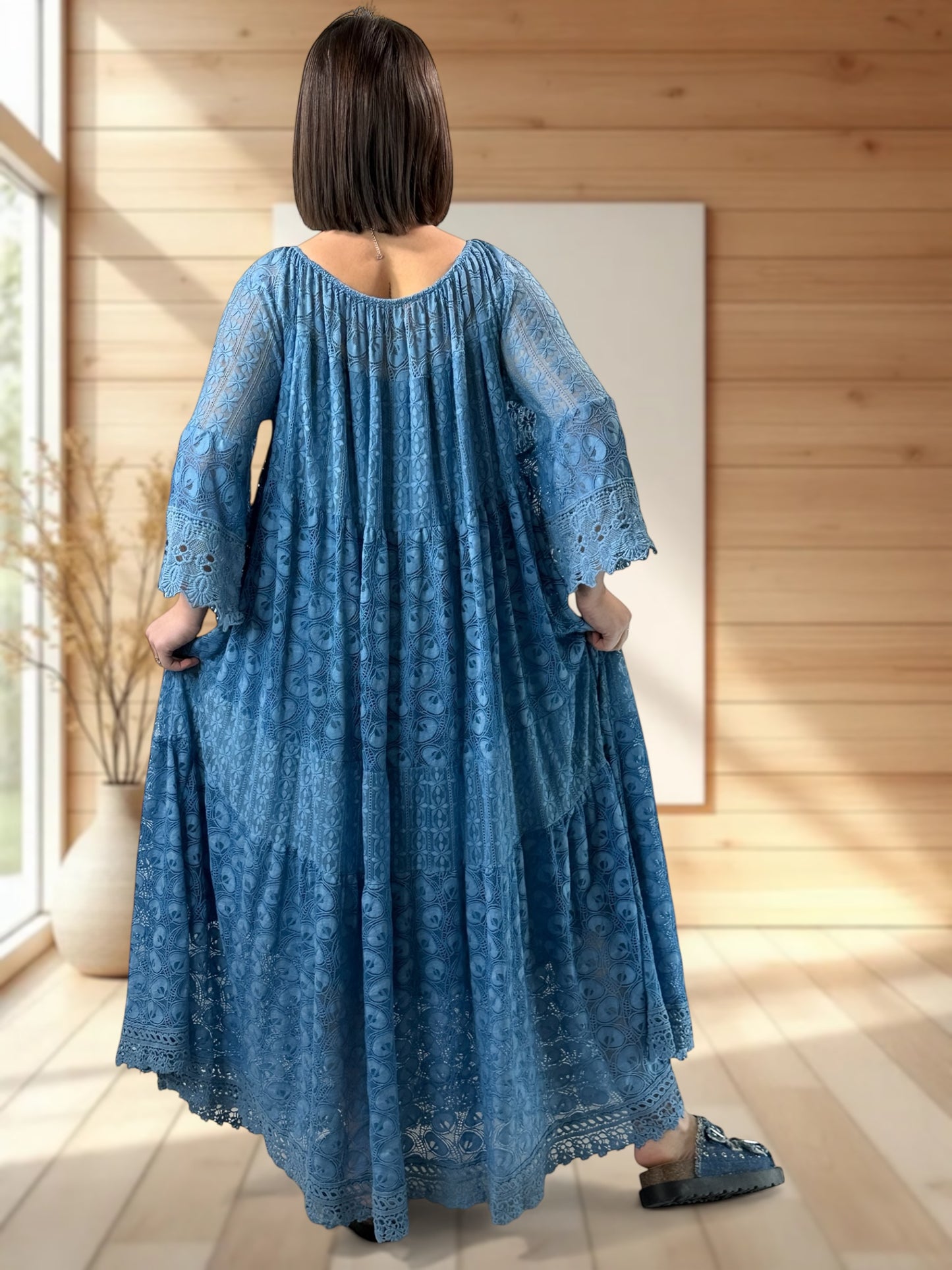 CANNES - ROBE LONGUE BLEUE EN DENTELLE JUSQU'A LA TAILLE 54/56