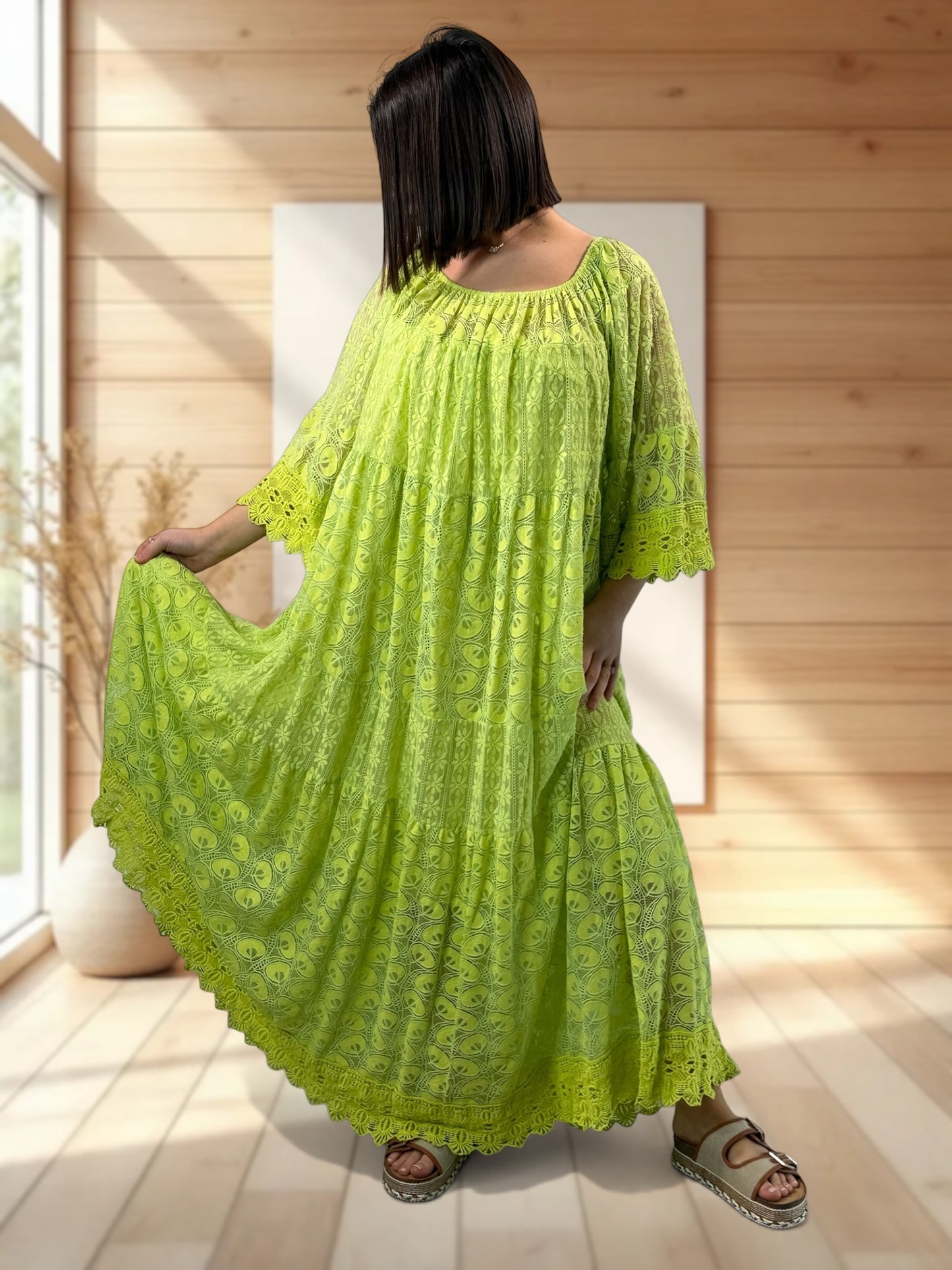 CANNES - ROBE LONGUE VERTE EN DENTELLE JUSQU'A LA TAILLE 54/56
