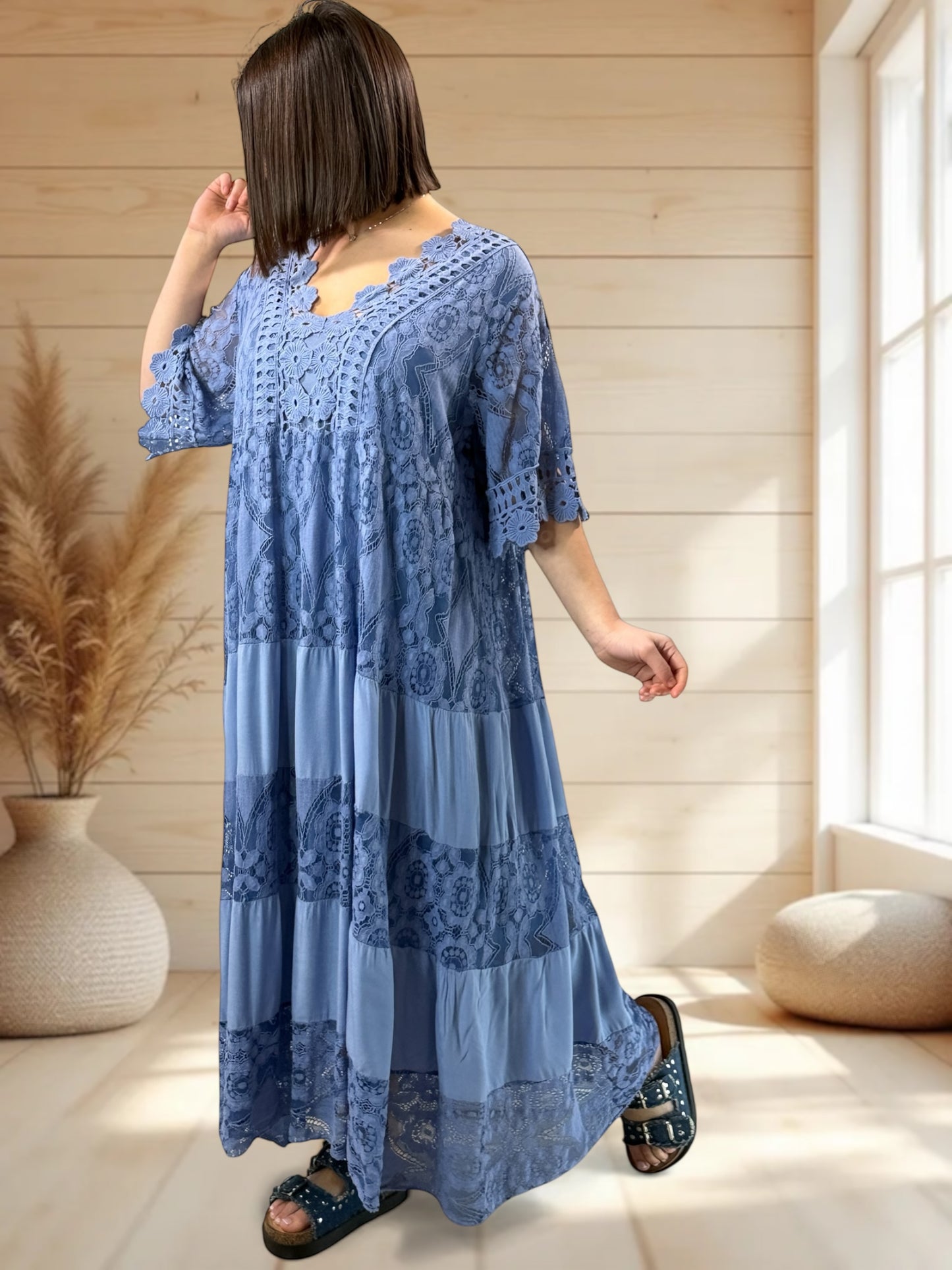 CHAMPAGNE - ROBE LONGUE BLEUE EN DENTELLE JUSQU'A LA TAILLE 54