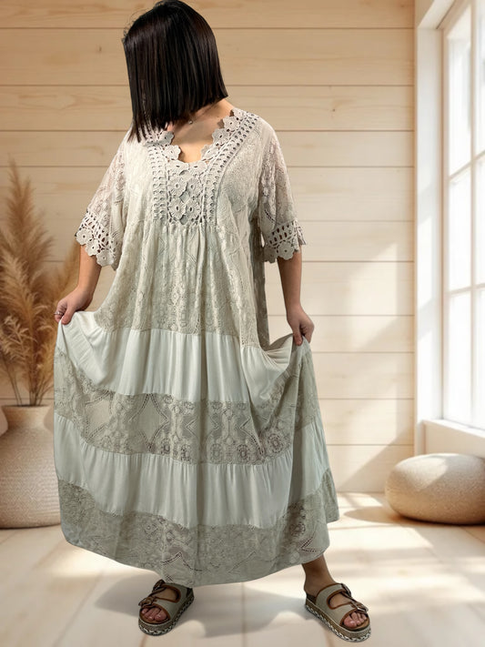 CHAMPAGNE - ROBE LONGUE BEIGE EN DENTELLE JUSQU'A LA TAILLE 54