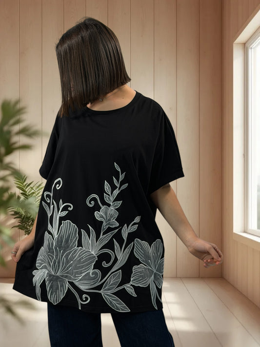 MATHIS - T-SHIRT OVERSIZE NOIR MOTIF BRODE TAILLE JUSQU'A LA TAILLE 46/48 A 56