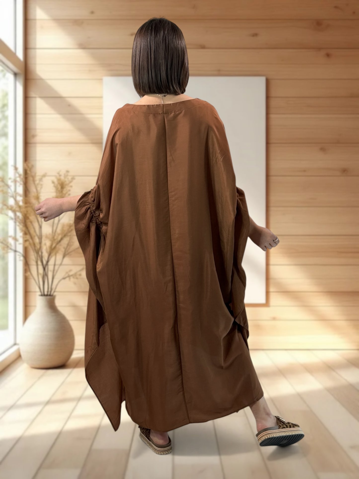 AMANDINE - ROBE OVRSIZE MARRON JUSQU'A LA TAILLE 54