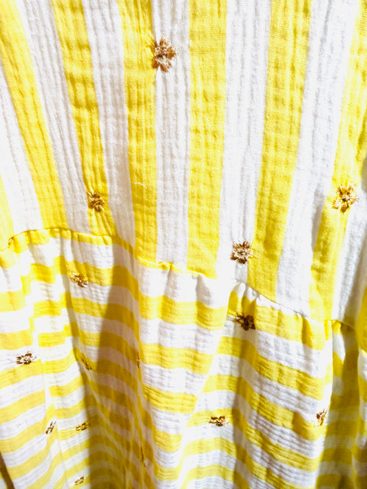 LISON - ROBE BRODEE JAUNE A RAYURE EN GAZE DE COTON JUSQU'A LA TAILLE 54