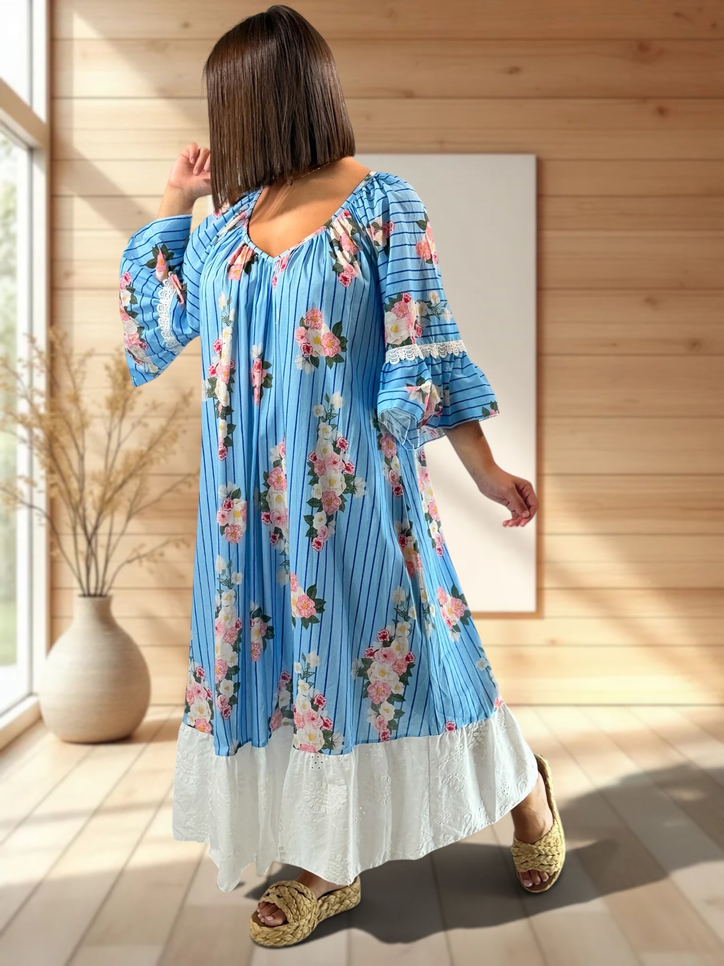 KELLY - ROBE LONGUE VOLANT EN BRODERIE ANGLAISE JUSQU'A LA TAILLE 54