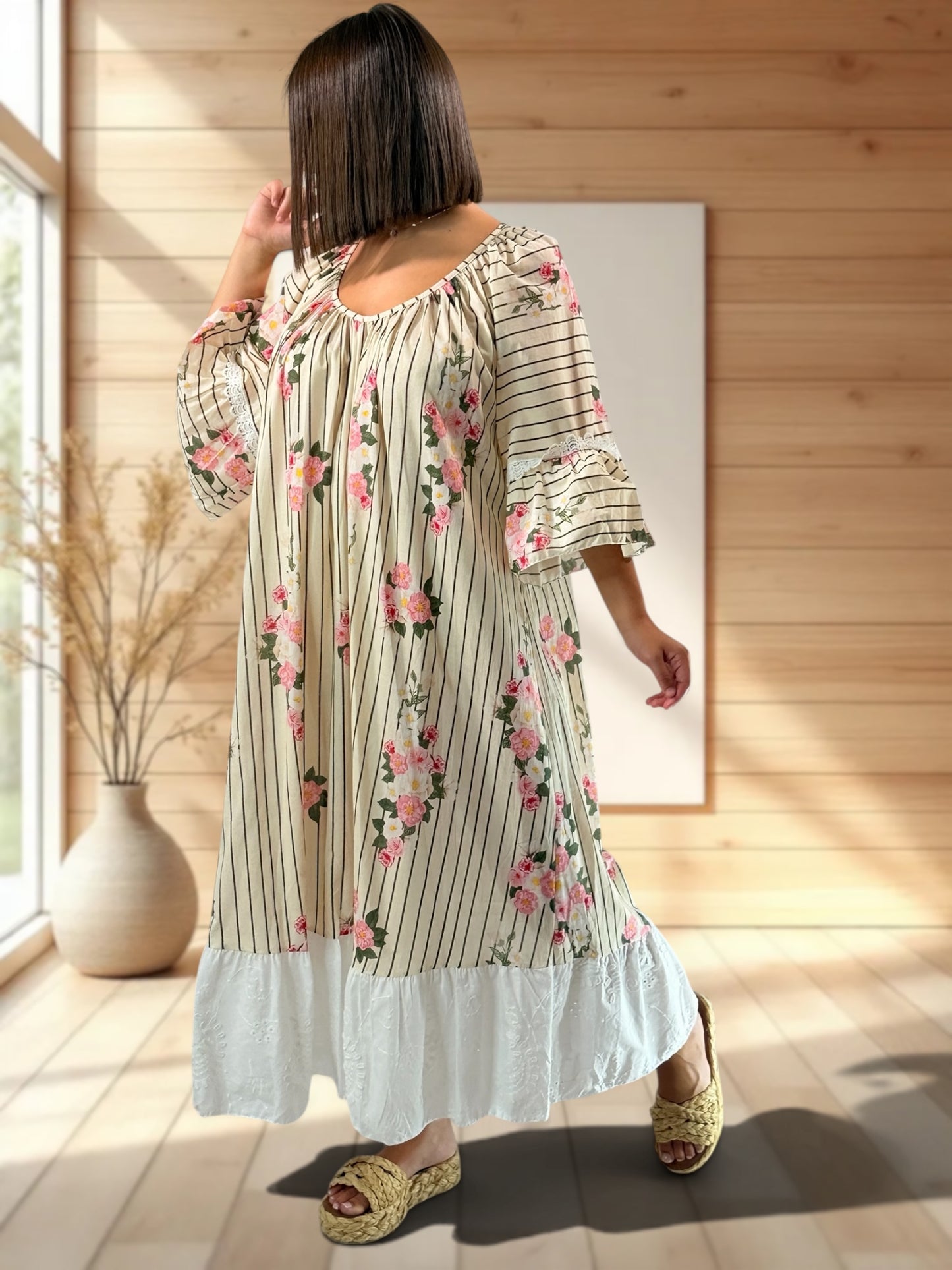 KELLY - ROBE LONGUE VOLANT EN BRODERIE ANGLAISE JUSQU'A LA TAILLE 54