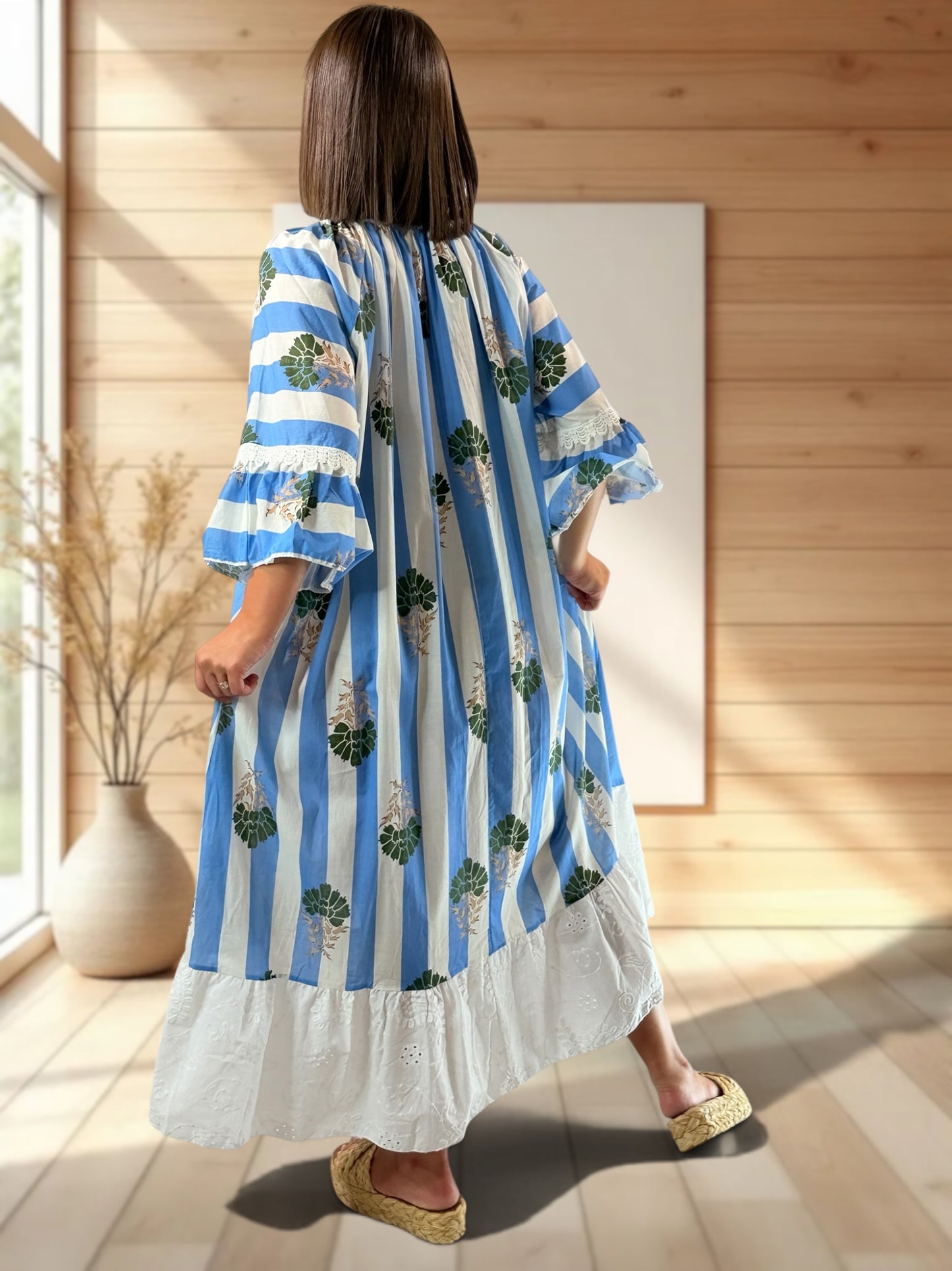 KELLY - ROBE LONGUE VOLANT EN BRODERIE ANGLAISE JUSQU'A LA TAILLE 54