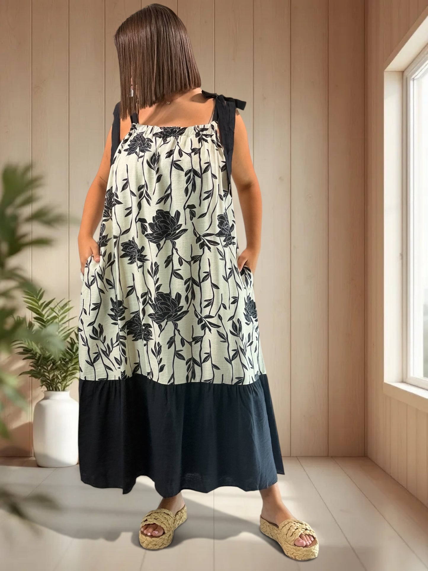 KATARINA - ROBE MOTIF FLORAL NOIR JUSQU'A LA TAILLE 52