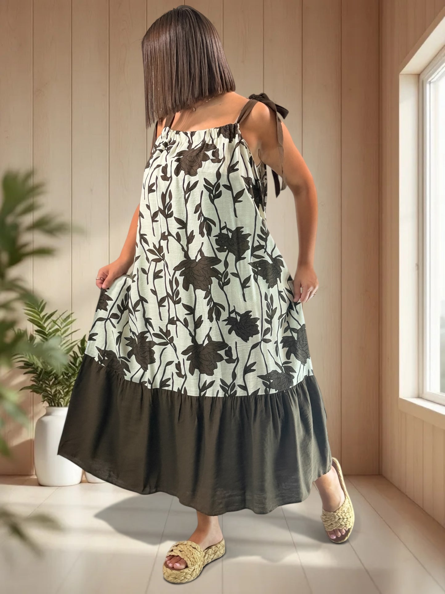 KATARINA - ROBE MOTIF FLORAL MARRON JUSQU'A LA TAILLE 52