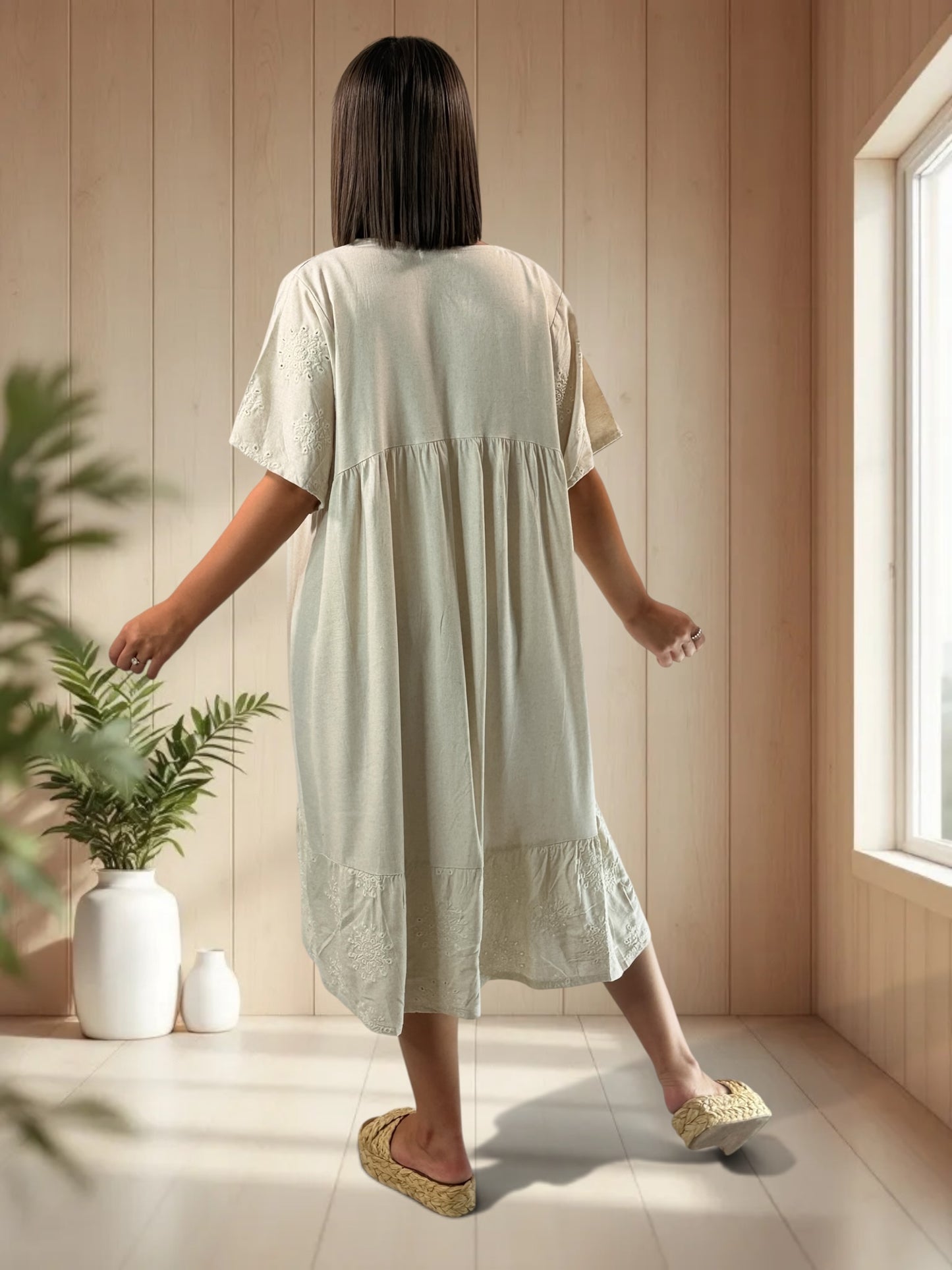 PEGGY - ROBE beige BRODEE JUSQU'A LA TAILLE 50/52