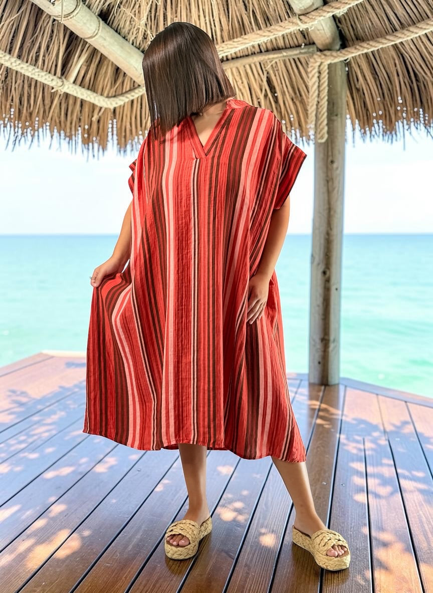 CORALINE - ROBE OVERSIZE A RAYURE ROUGE JUSQU'A LA TAILLE 56