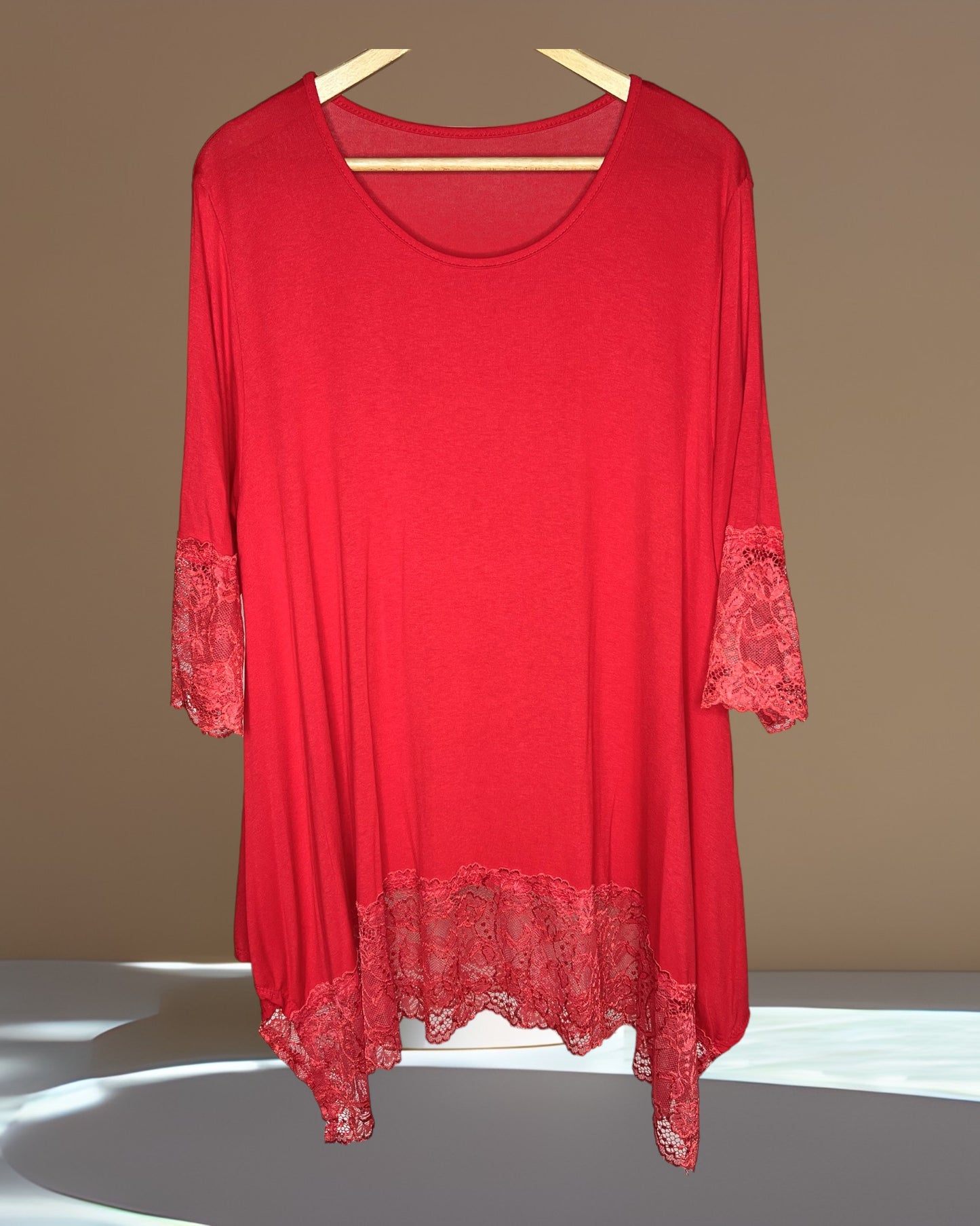 CINDY - TOP ROUGE TAILLE 46 A 56/58