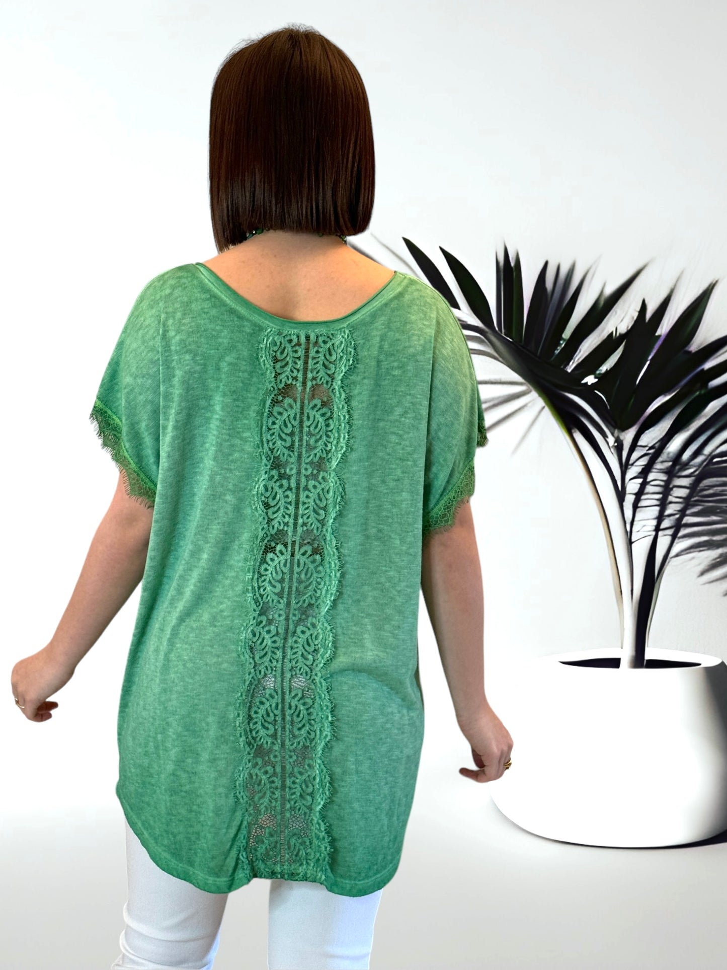 DORIS  - TOP VERT DOS EN DENTELLE TAILLE 42/44 A 50/52