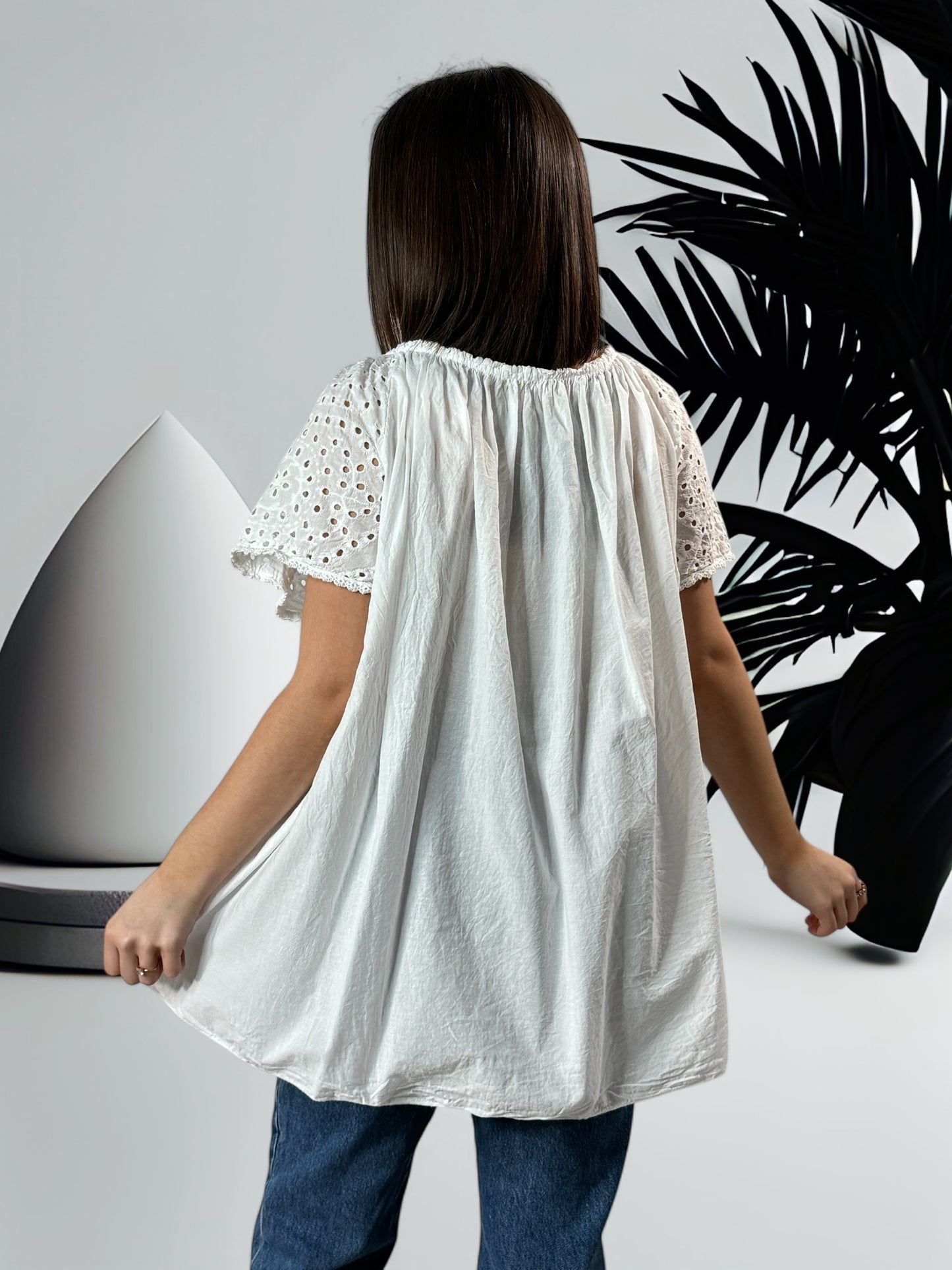 KATARINA - BLOUSE BLANCHE EN BRODERIE ANGLAISE JUSQU'A LA TAILLE 54