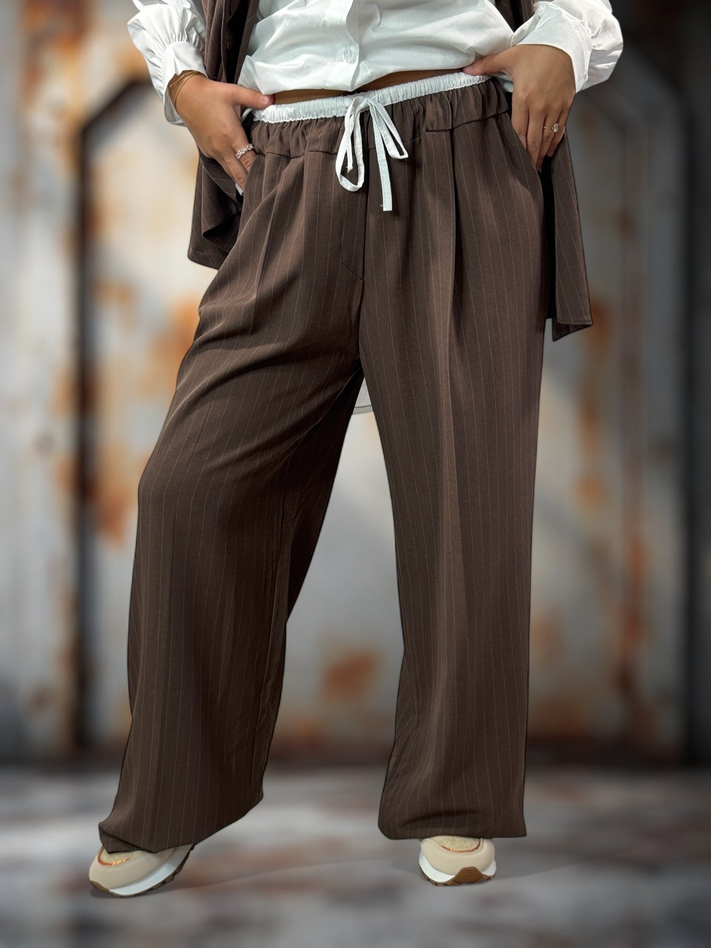 YANOU - PANTALON MARRON A RAYURE JUSQU'A LA TAILLE 48