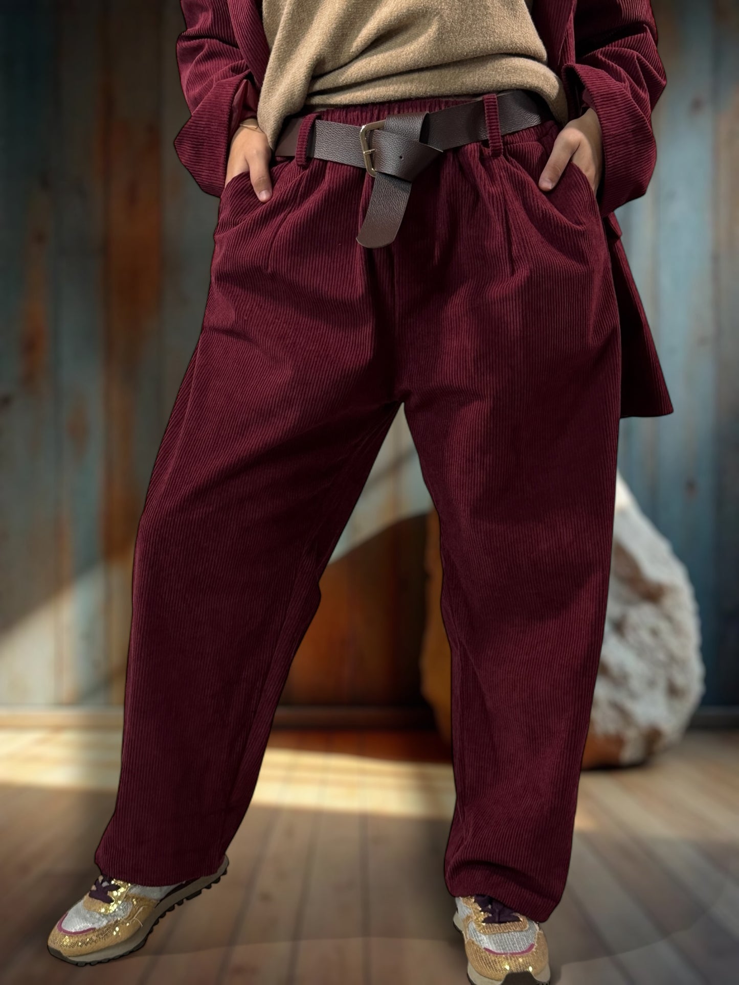 GABBY - PANTALON EN VELOURS BORDEAUX TAILLE 44 A 52