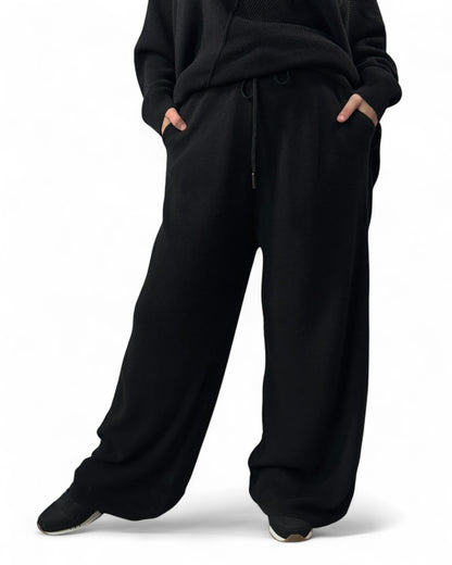CLOE - ENSEMBLE EN MAILLE NOIR JUSQU'A LA TAILLE 50