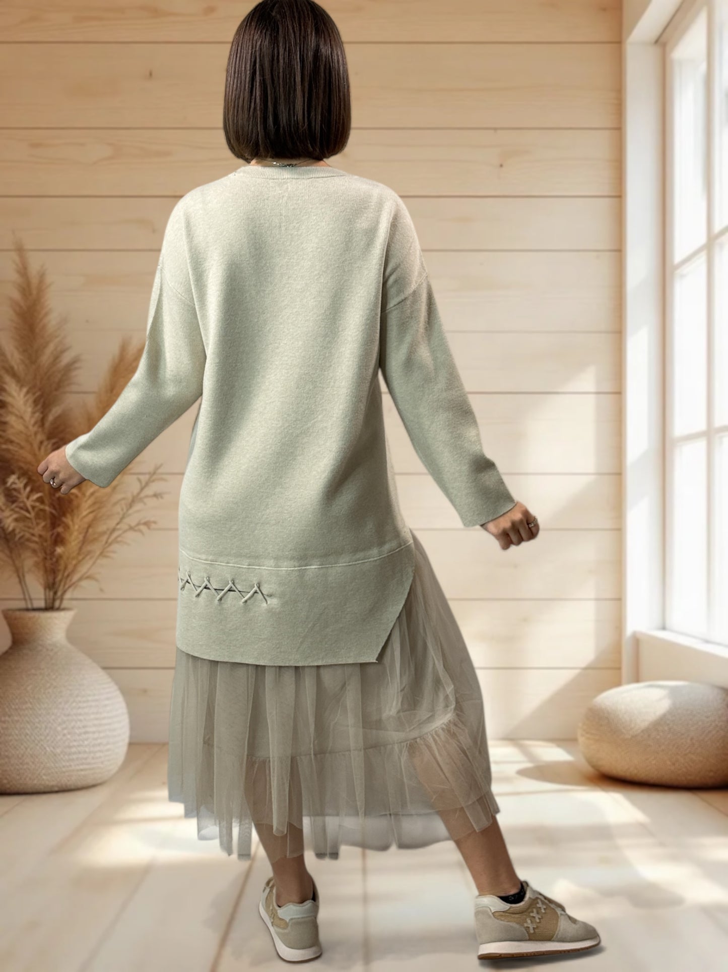 NUANCE - ROBE BEIGE AVEC TULLE JUSQU'A LA TAILLE 46/48