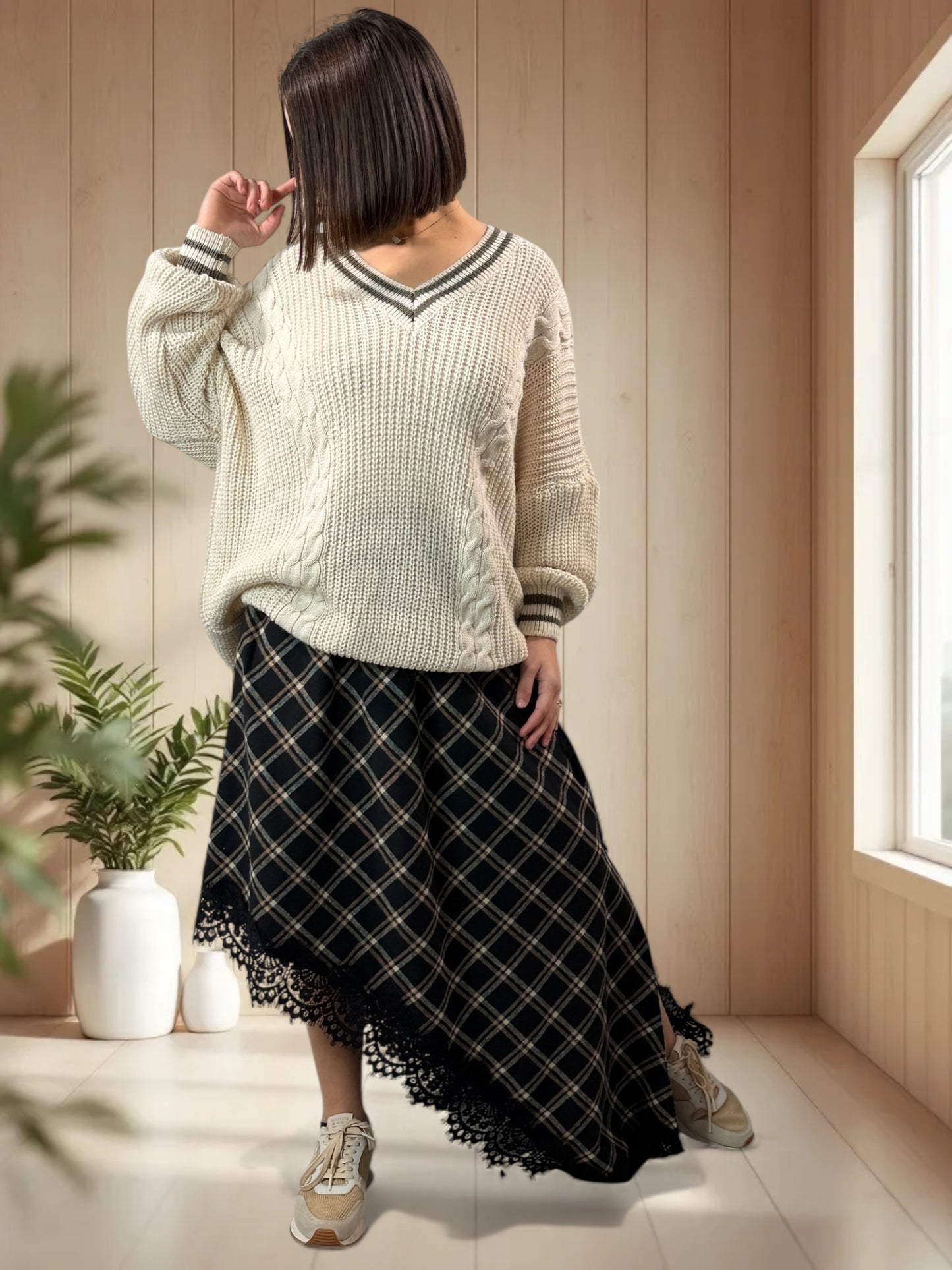 EDIMBOURG - JUPE ECOSSAISE NOIRE AVEC DENTELLE JUSQU'A LA TAILLE 50/52