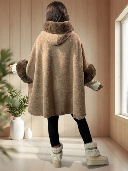 PAKITA - CAPE TAUPE A CAPUCHE BOUCLETTE FAUSSE FOURRURE
