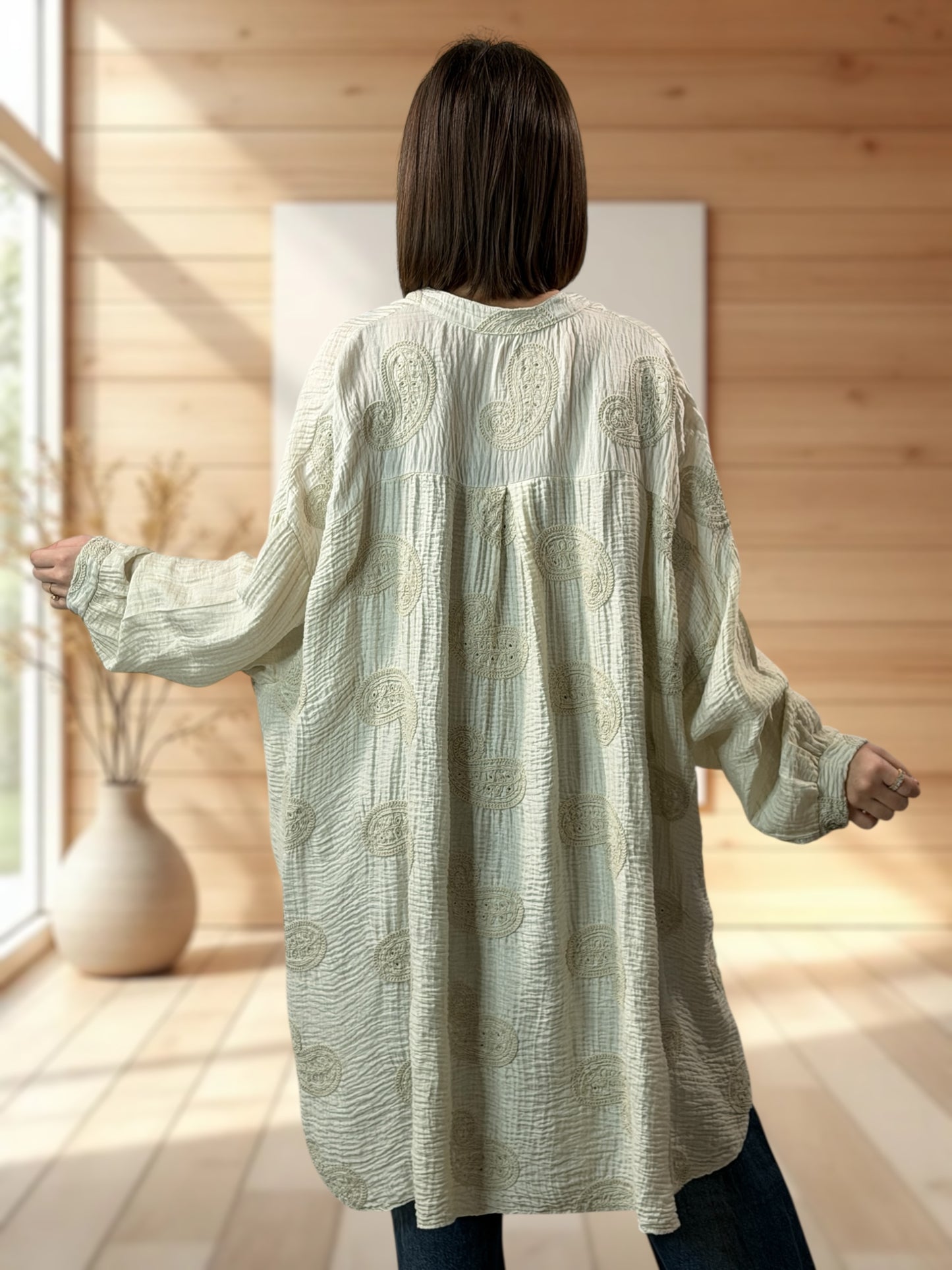 VERONICA - CHEMISE OVERSIZE BEIGE BRODERIE AU DOS JUSQU'A LA TAILLE 56