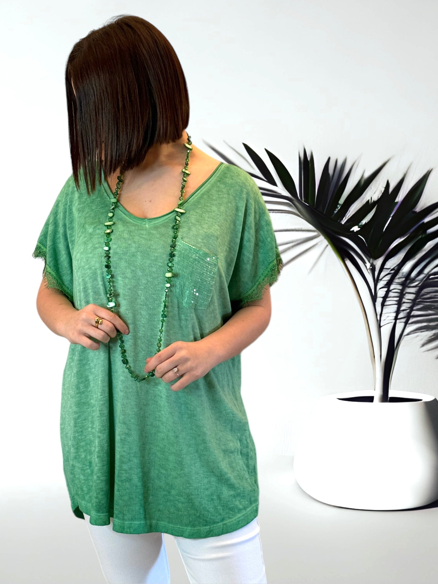 DORIS  - TOP VERT DOS EN DENTELLE TAILLE 42/44 A 50/52