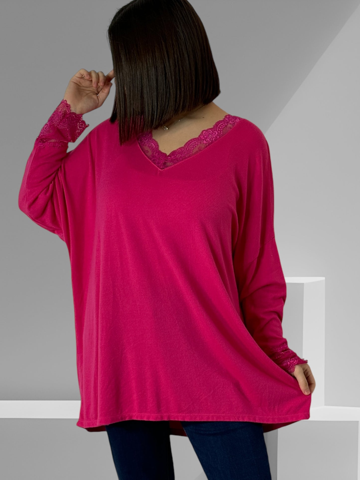 VALENTINA - PULL FUCHSIA EN MAILLE BORDE DE DENTELLE JUSQU'A LA TAILLE 54