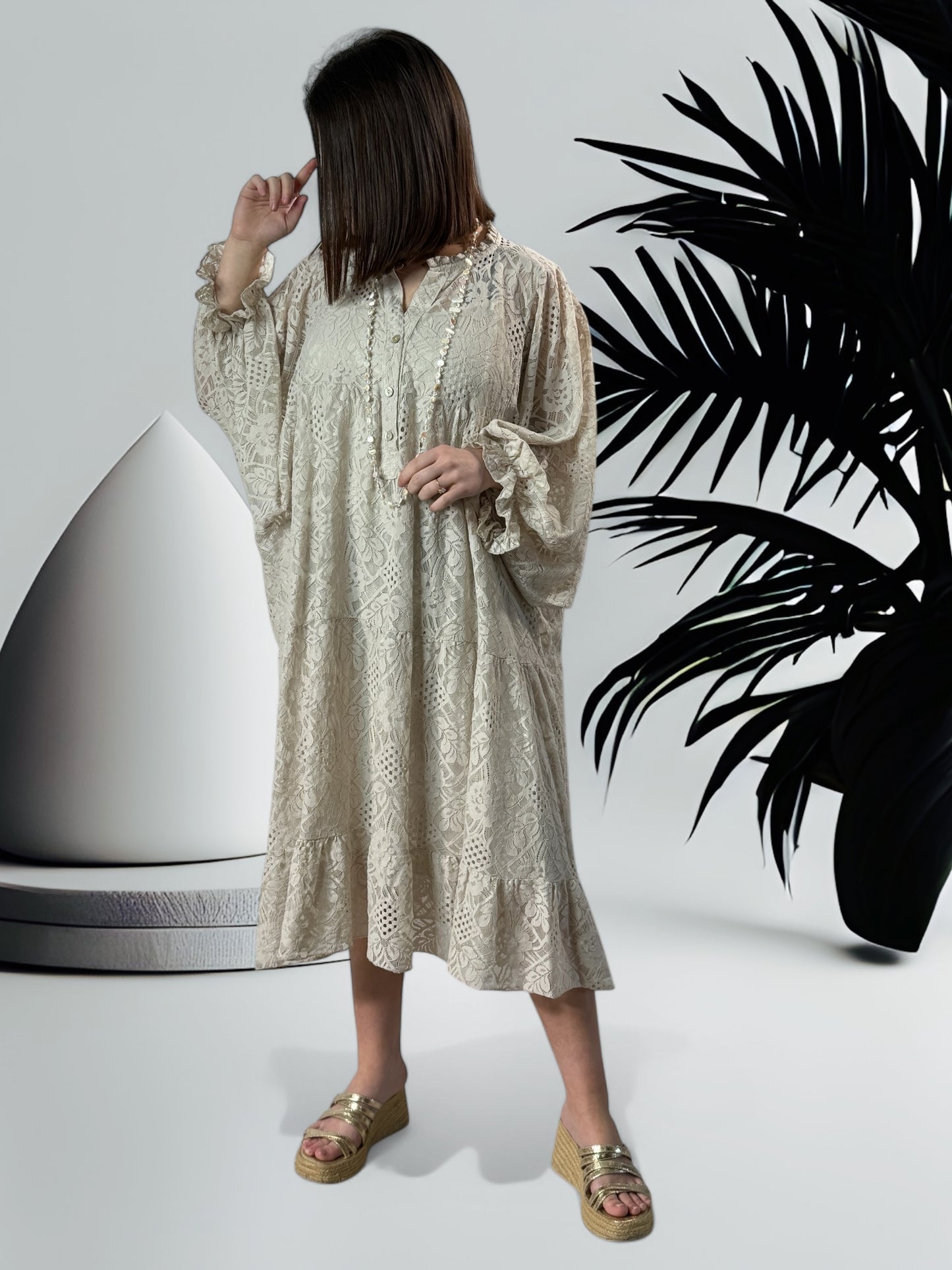 DELLA - ROBE BEIGE EN DENTELLE JUSQU'A LA TAILLE 54/56