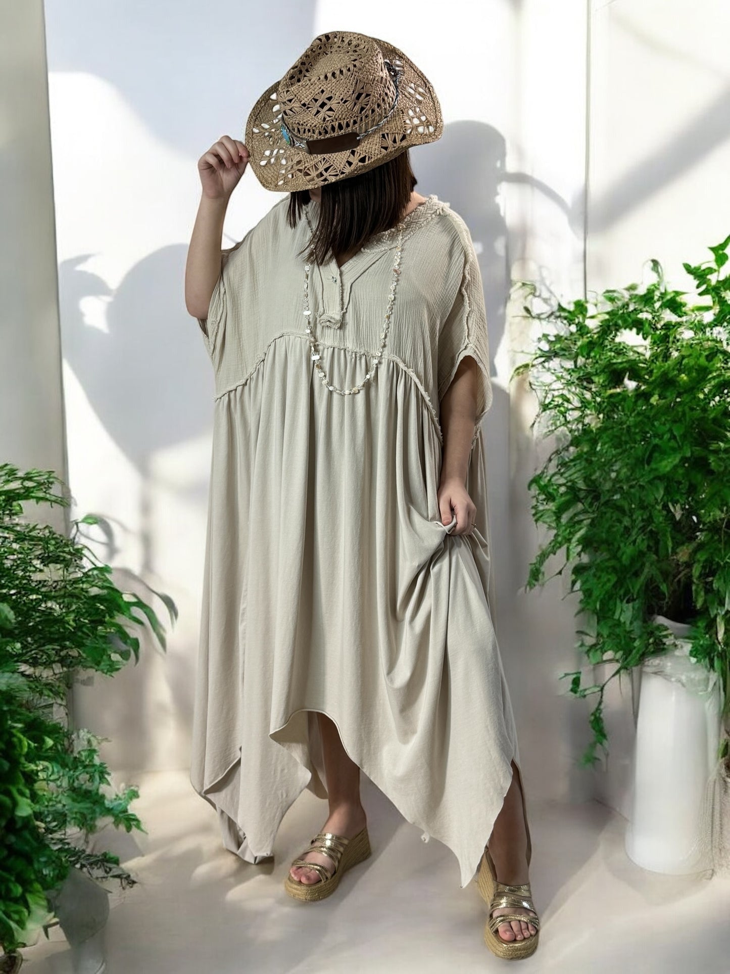 MONICA - ROBE BEIGE ASYMETRIQUE JUSQU'A LA TAILLE 54/56