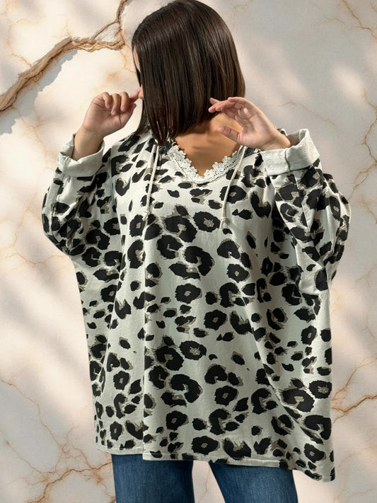 SANTIAGO - SWEAT OVERSIZE LEPARD BEIGE AVEC CAPUCHE JUSQU'A LA TAILLE 54/56