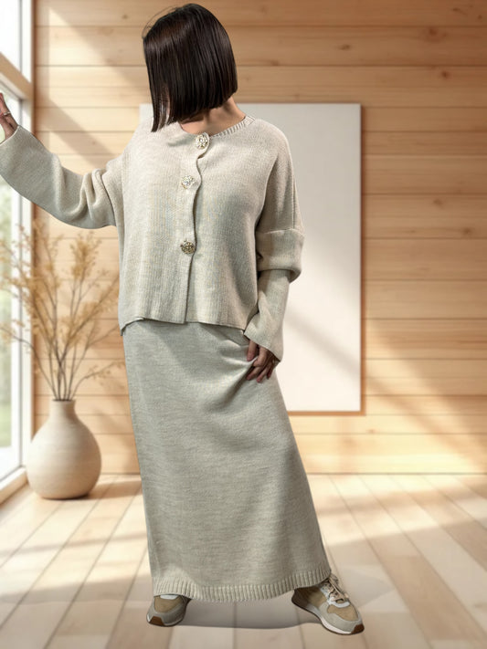 GABRIELA - ENSEMBLE BEIGE EN MAILLE ROBE ET GILET JUSQU'A LA TAILLE 48
