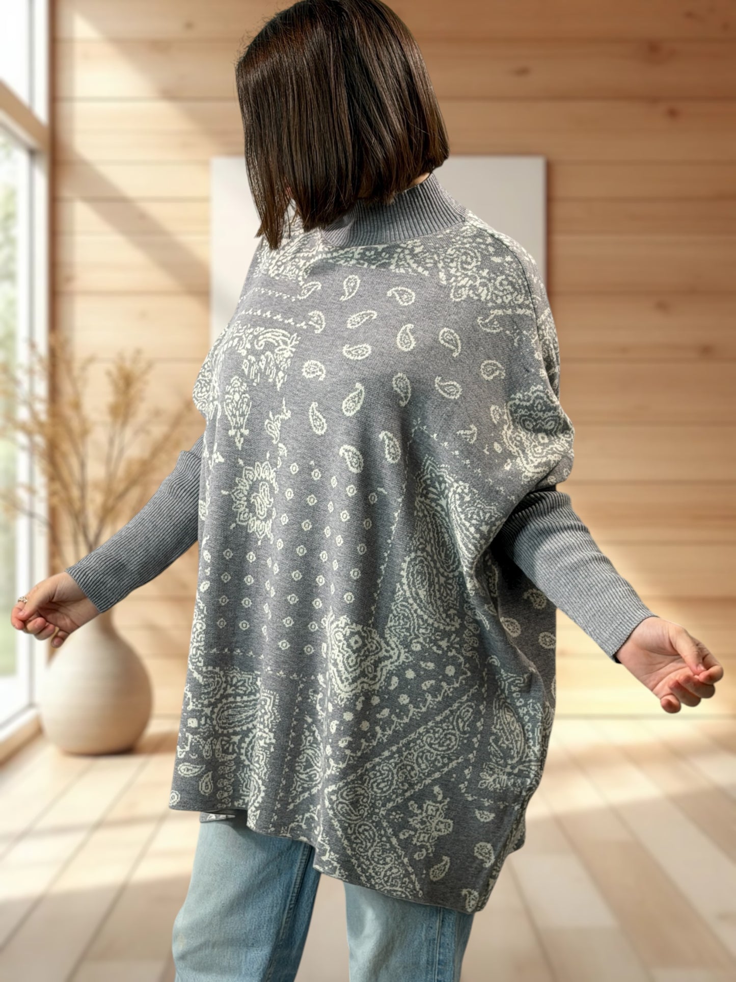 BANDANA - PULL OVERSIZE GRIS A MOTIF JUSQU'A LA TAILLE 56