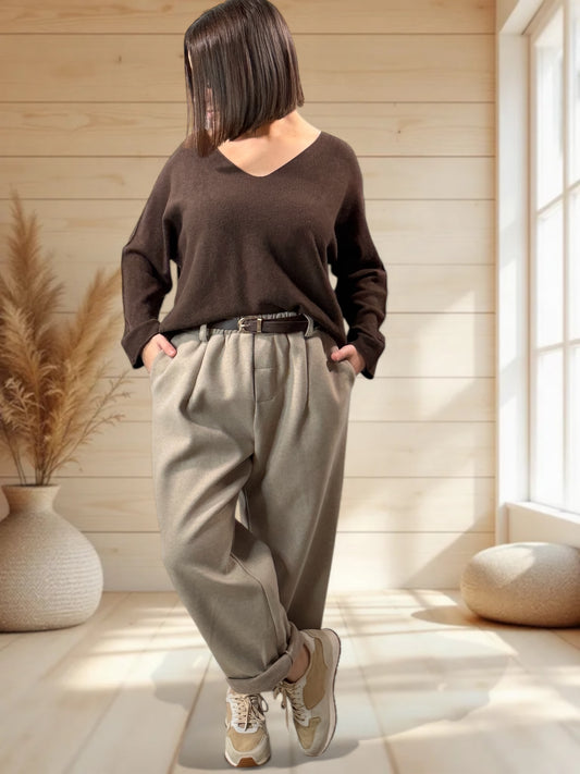 VICTOR - PANTALON TAUPE AVEC SA CEINTURE JUSQU'A LA TAILLE 50