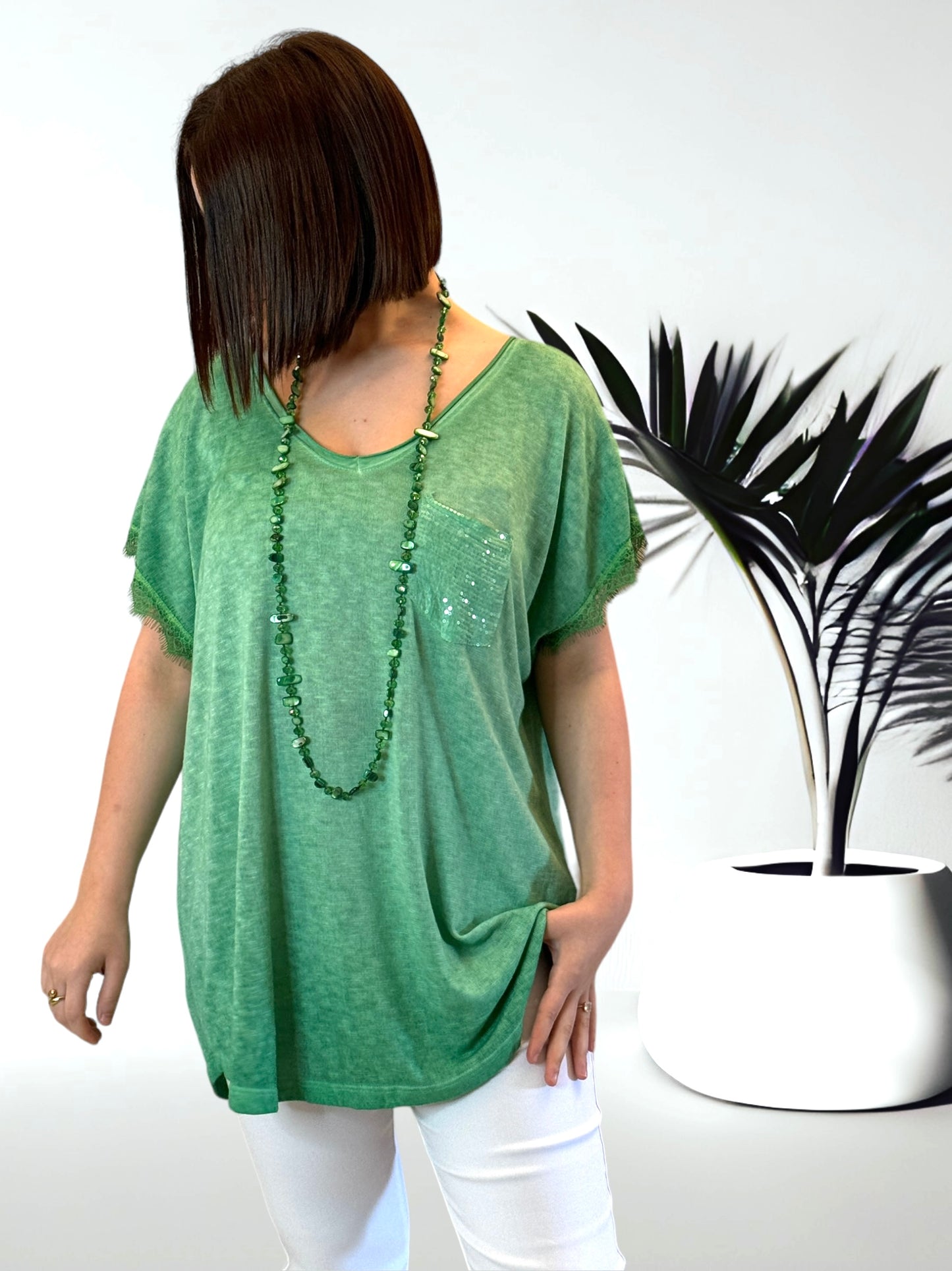 DORIS  - TOP VERT DOS EN DENTELLE TAILLE 42/44 A 50/52