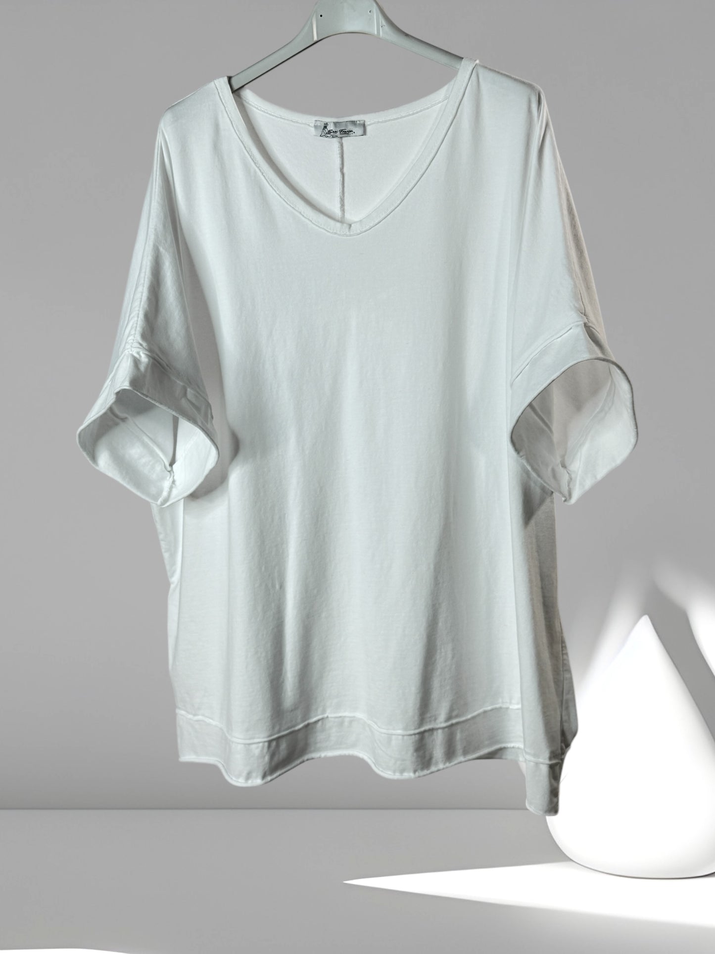 RITA - T-SHIRT BLANC OVERSIZE MOTIF PAPILLON AU DOS JUSQU'A LA TAILLE 54/56