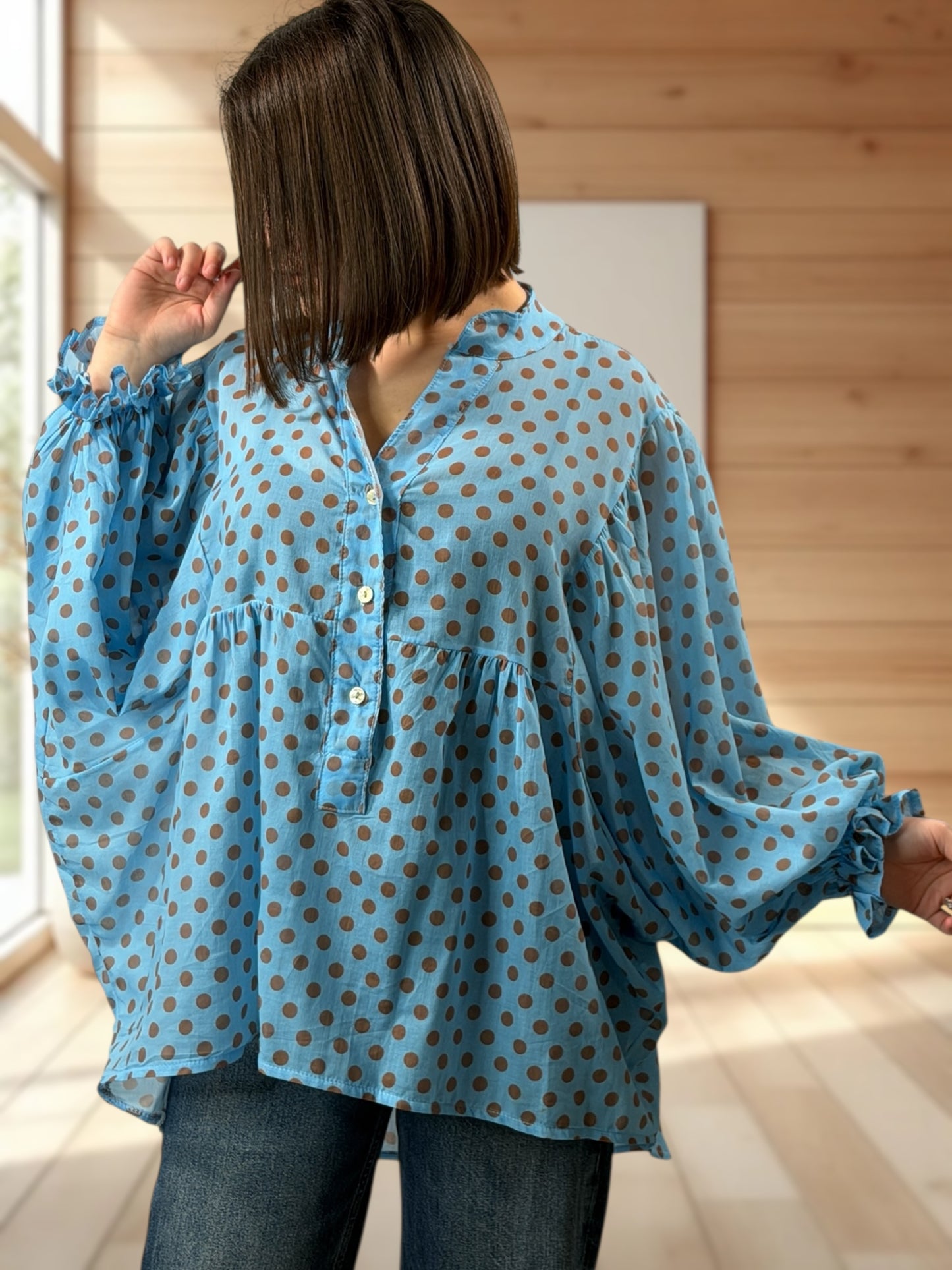 EDITH  - BLOUSE BLEUE A POIS JUSQU'A LA TAILLE 50/52