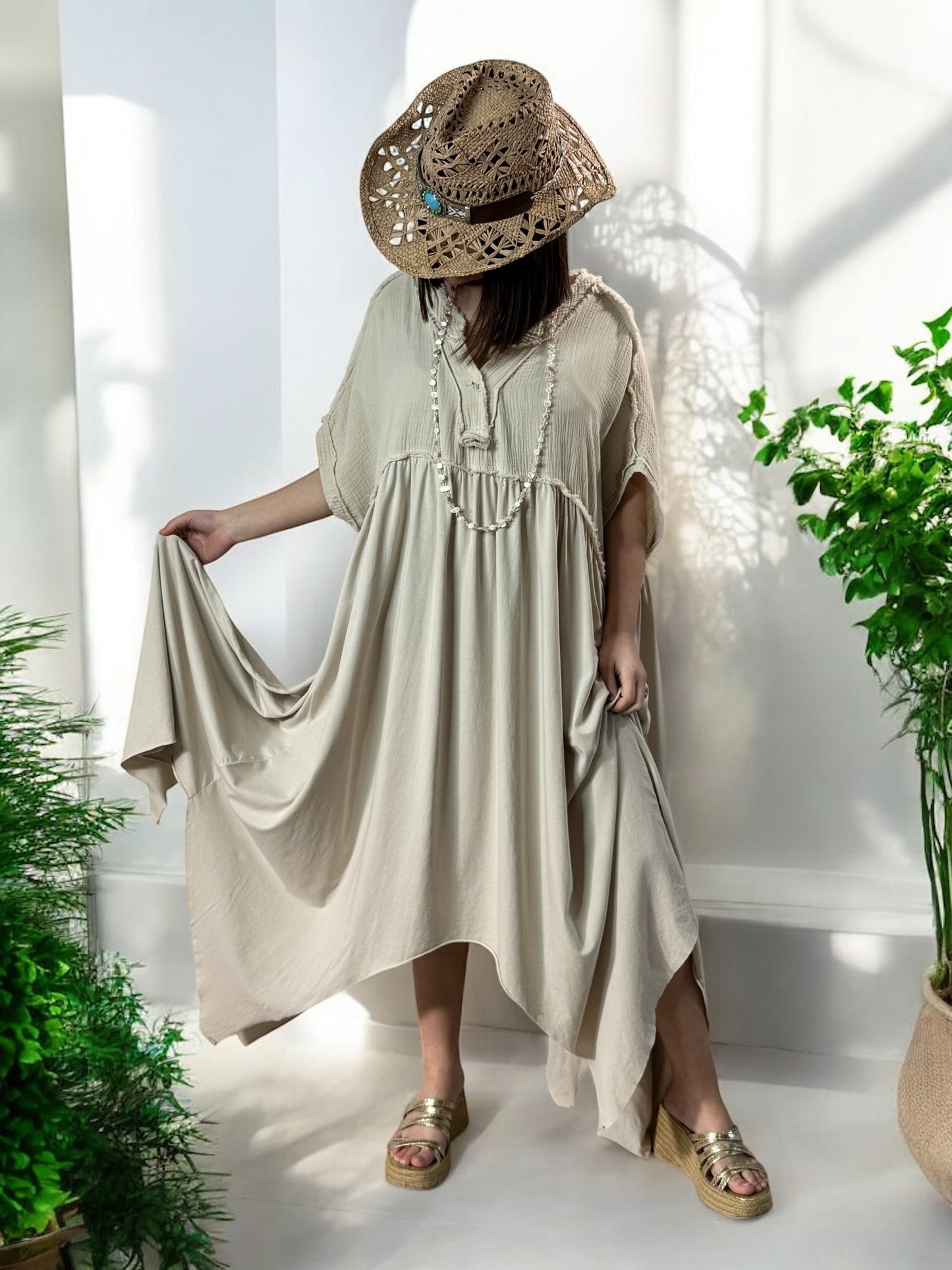 MONICA - ROBE BEIGE ASYMETRIQUE JUSQU'A LA TAILLE 54/56