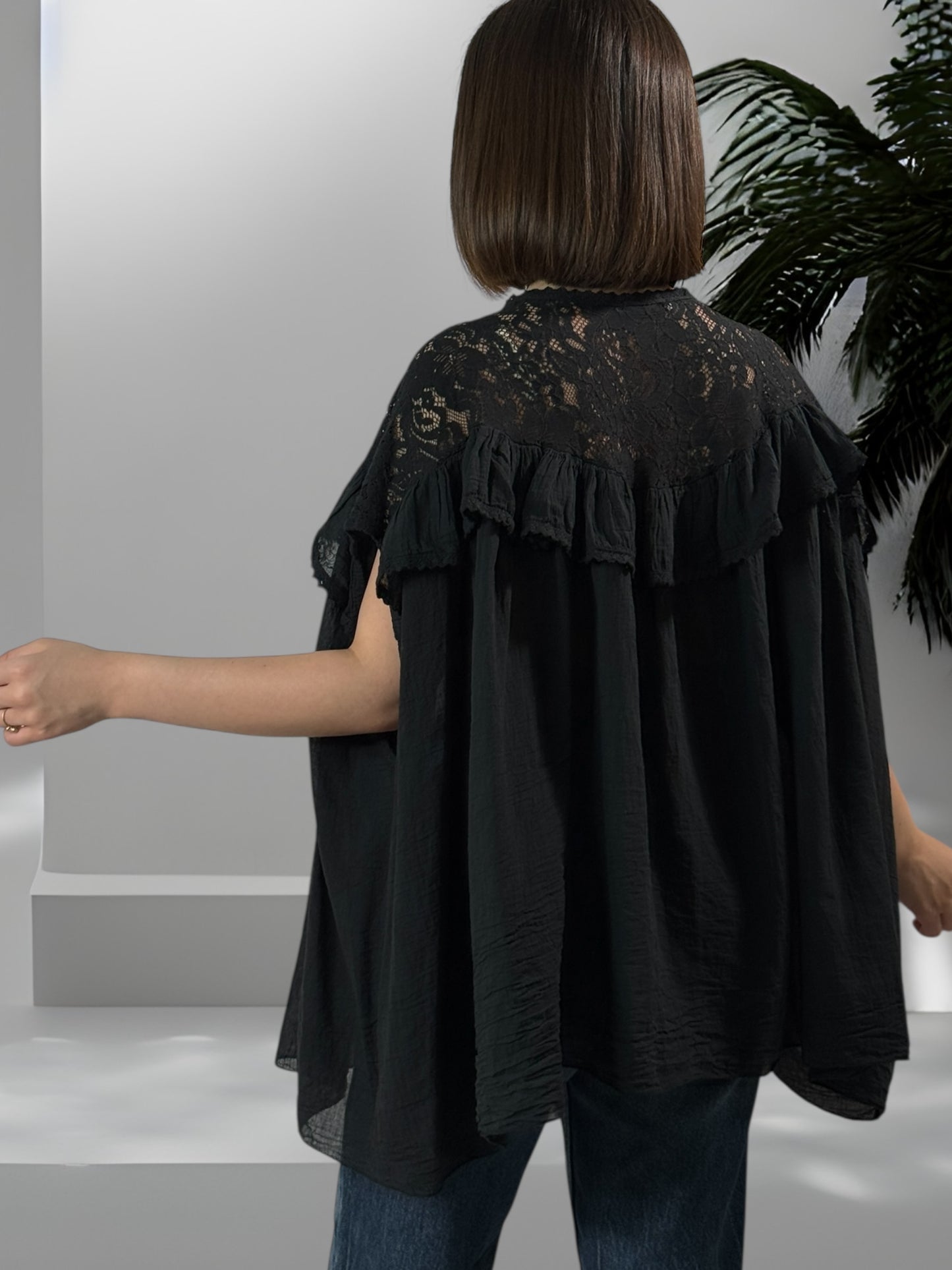 BARBARA - BLOUSE OVERSIZE NOIRE JUSQU'A LA TAILLE 52/54
