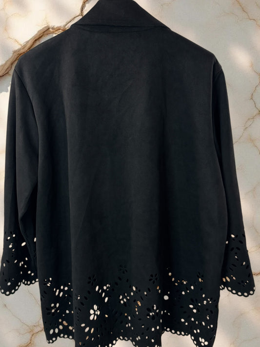 PAMELA - BLAZER NOIR EN SUEDINE DECOUPE DENTELLE JUSQU'A LA TAILLE 52