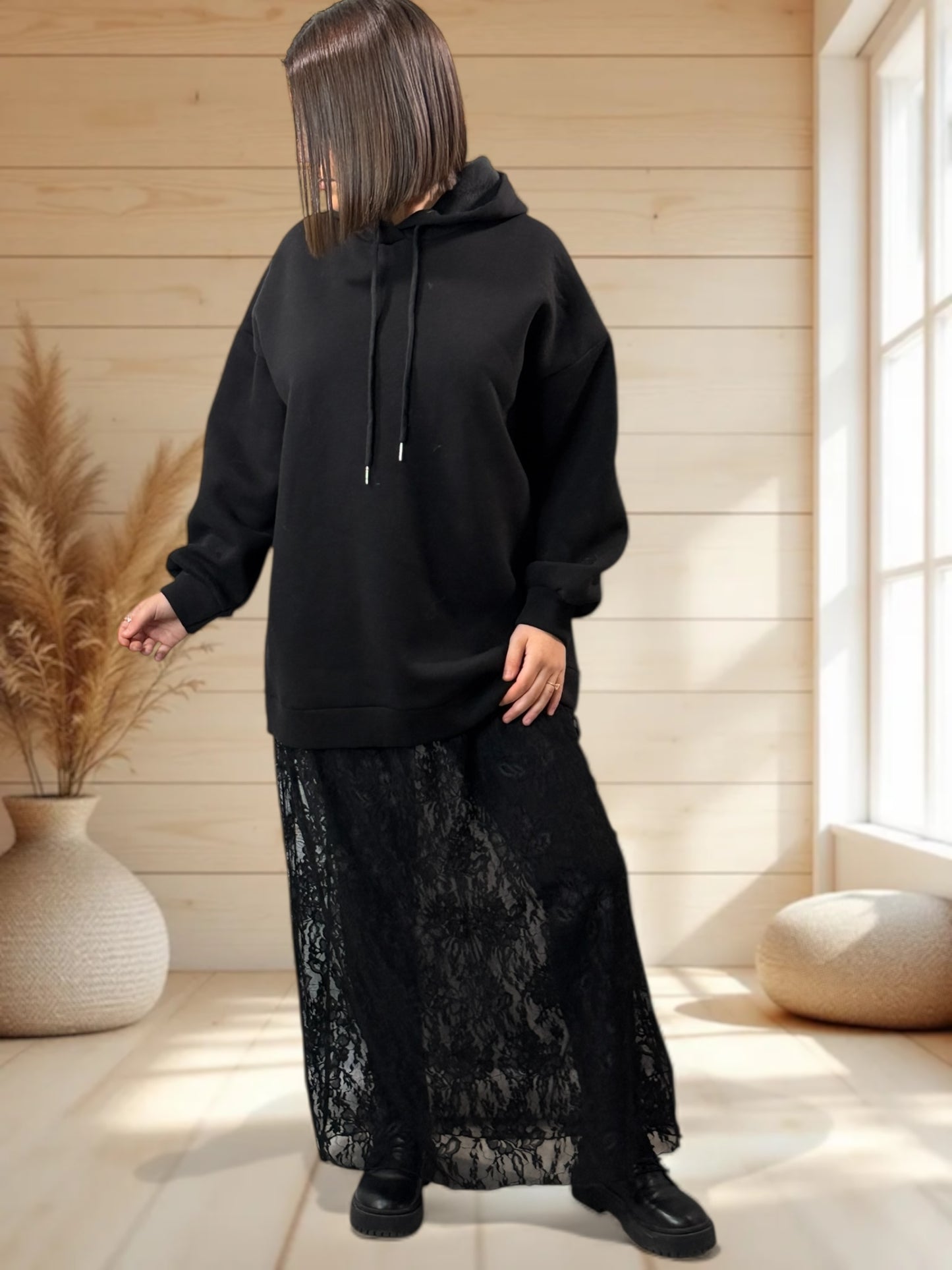 VIRGINIA - ROBE OVERSIZE NOIRE SWEAT ET DENTELLE JUSQU'A LA TAILLE 50