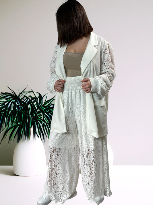 MICHOU -  PANTALON BLANC EN DENTELLE JUSQU'A LA TAILLE 54