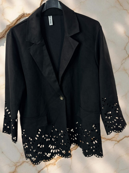 PAMELA - BLAZER NOIR EN SUEDINE DECOUPE DENTELLE JUSQU'A LA TAILLE 52
