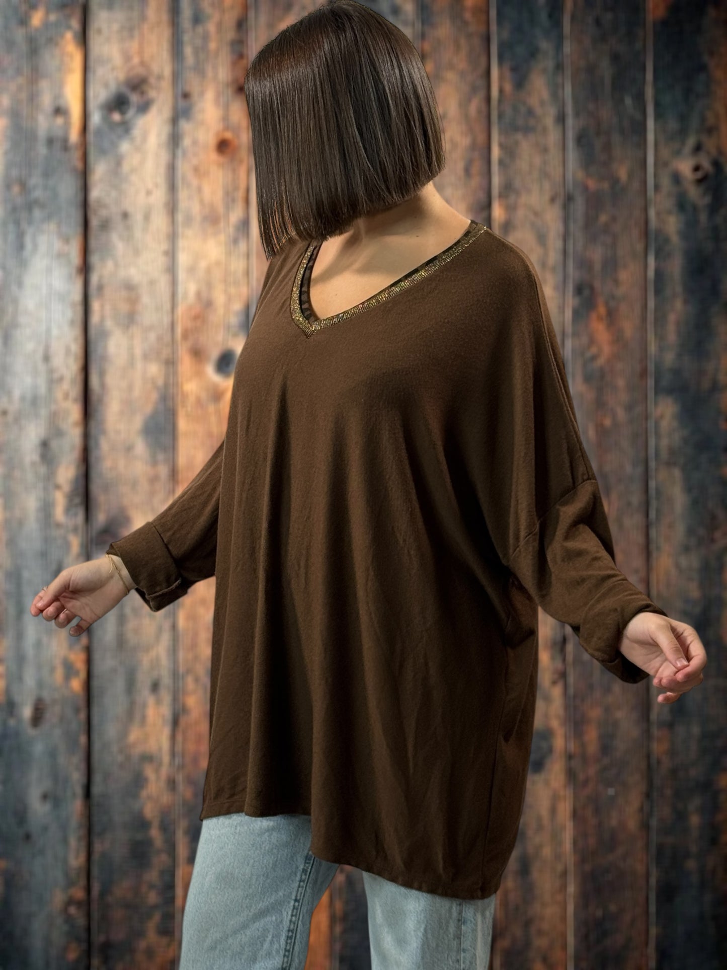 NINA - PULL MARRON EN MAILLE ENCOLURE LISERE LEOPARD JUSQU'A LA TAILLE 56