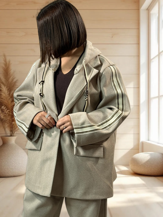 ALEXANDRA - VESTE BEIGE AVEC CAPUCHE JUSQU'A LA TAILLE 52/54
